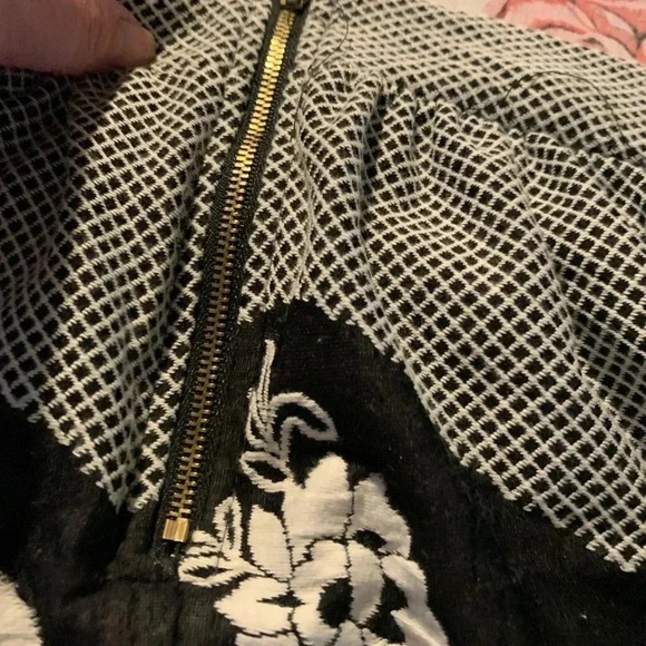 Alya Women’s Skirt with Design Size Small - Picture 6 of 7